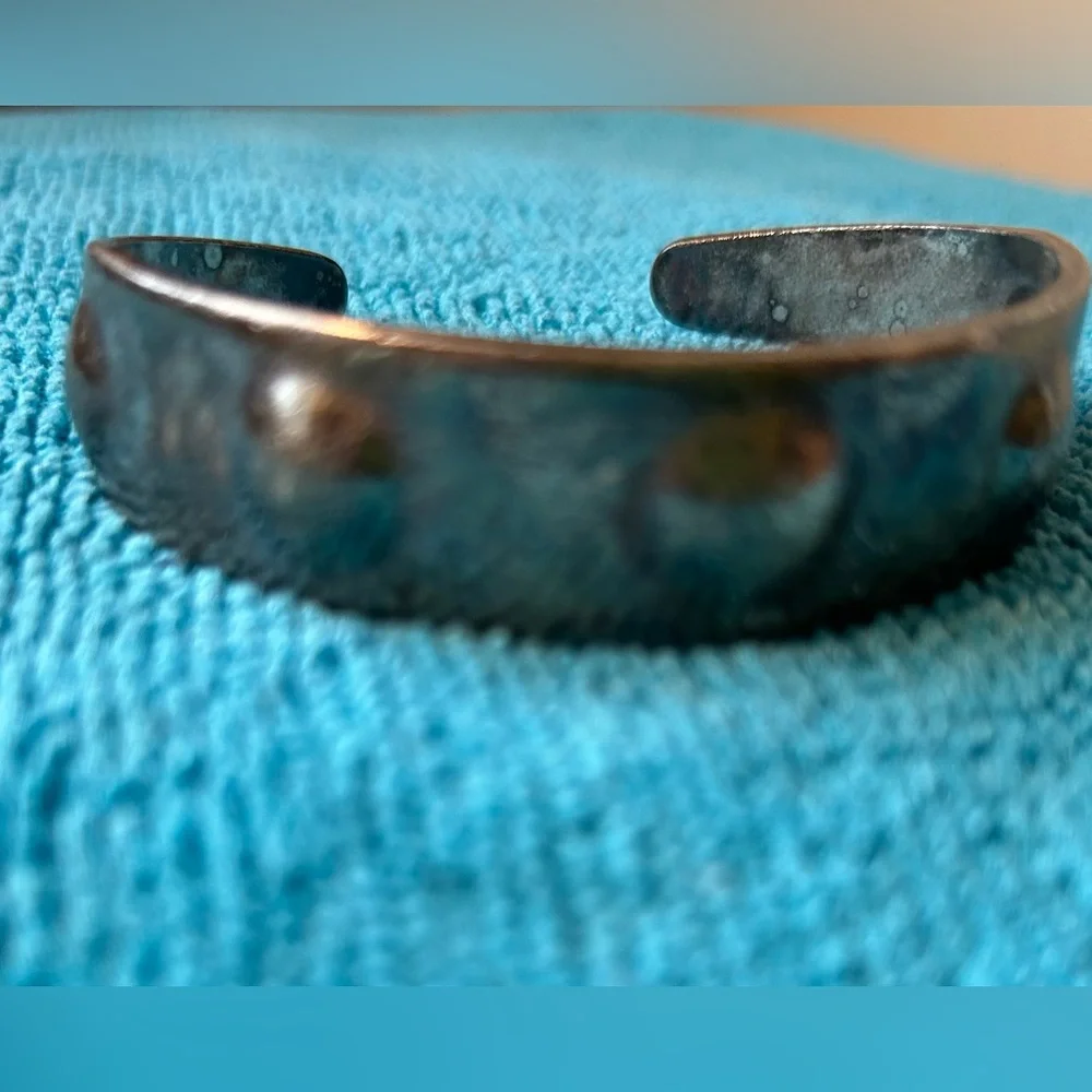 Silver Cuff by GUESS -  distressed design - Picture 4 of 6